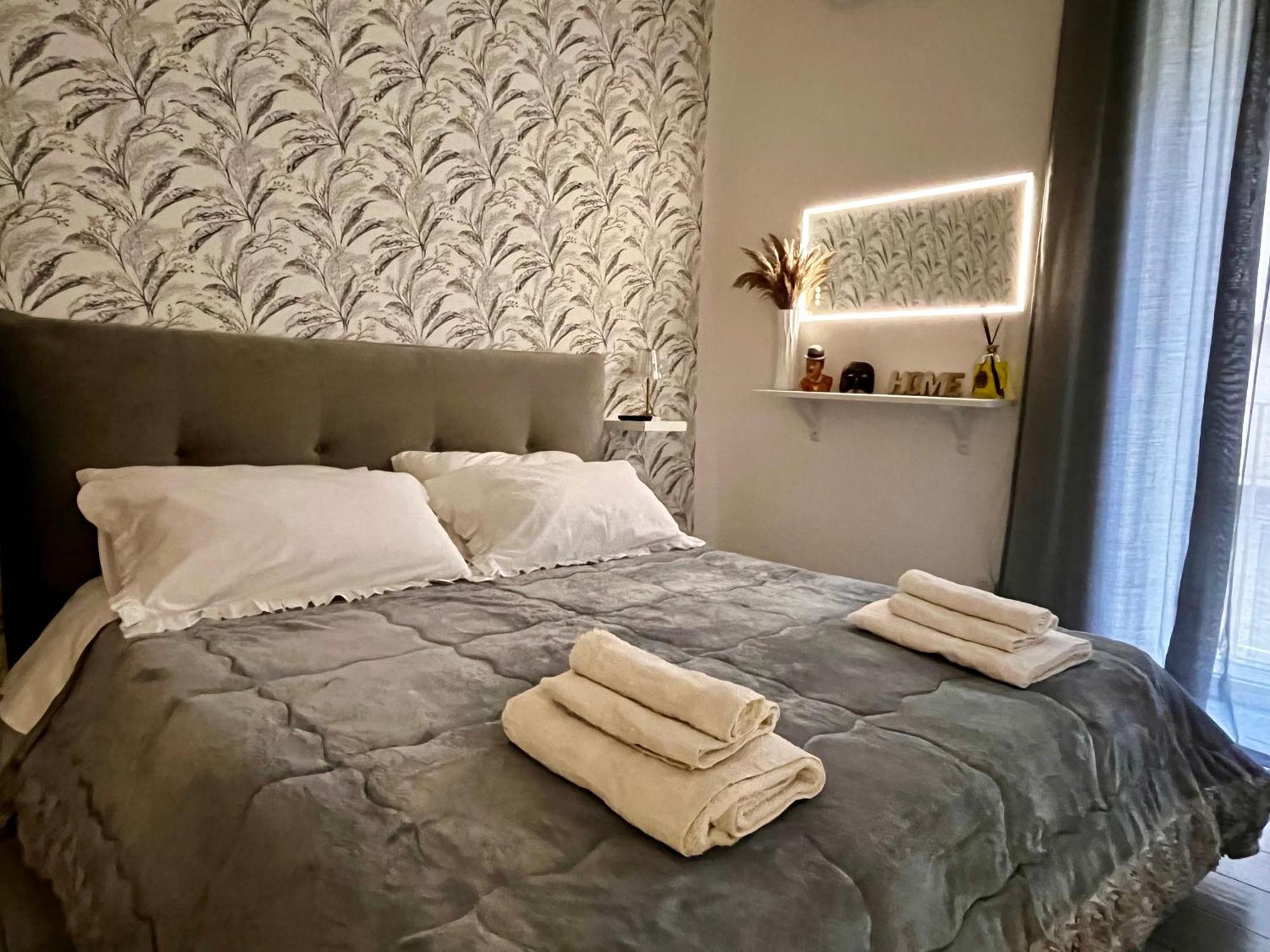 Napoli Verace - Centro Storico Spaccanapoli Apartment Luaran gambar