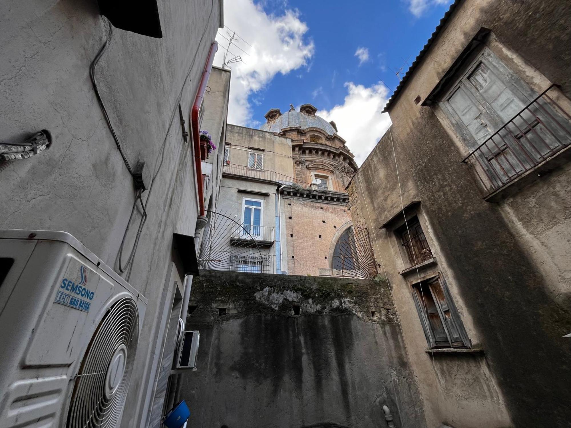 Napoli Verace - Centro Storico Spaccanapoli Apartment Luaran gambar