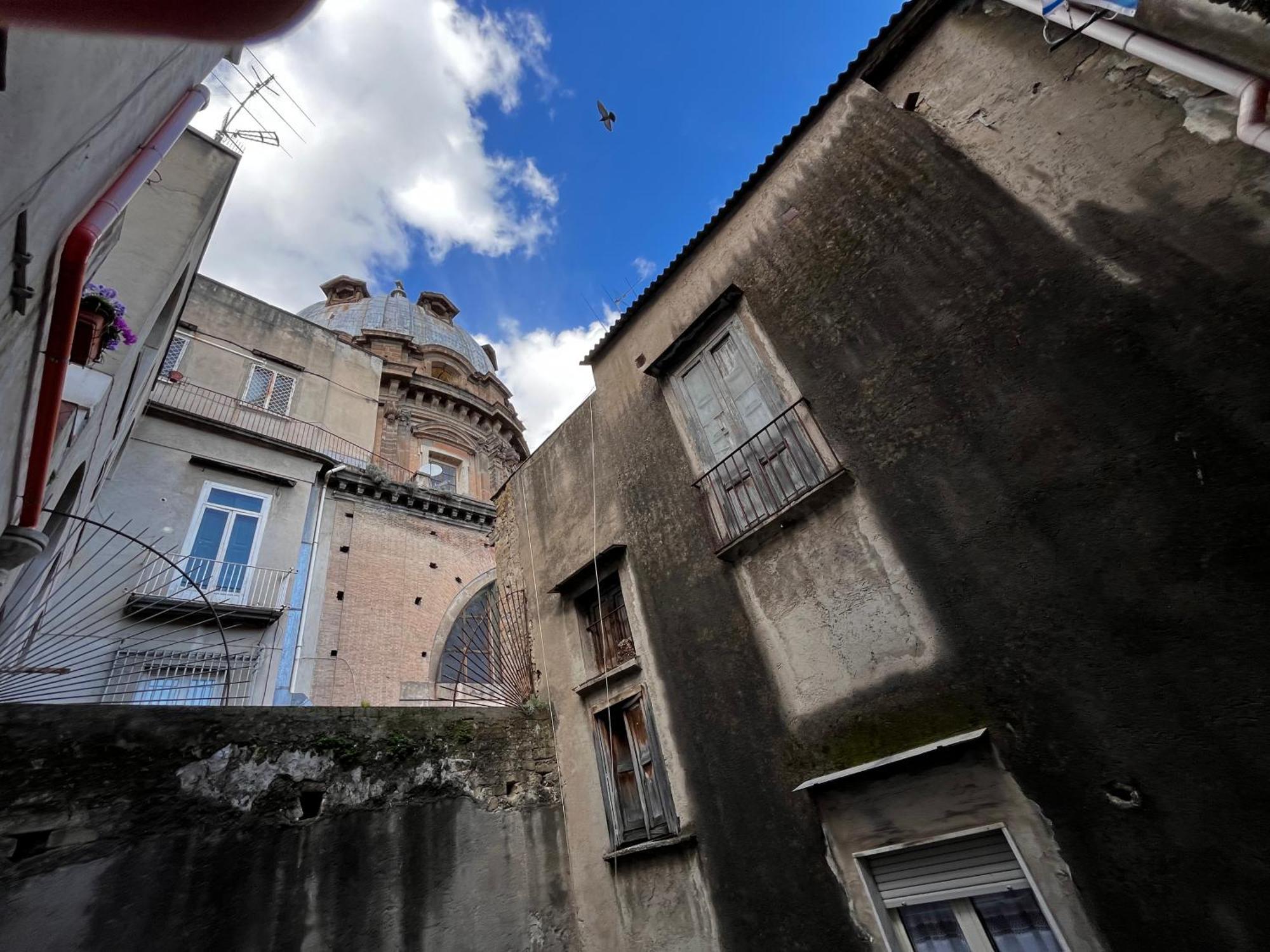 Napoli Verace - Centro Storico Spaccanapoli Apartment Luaran gambar