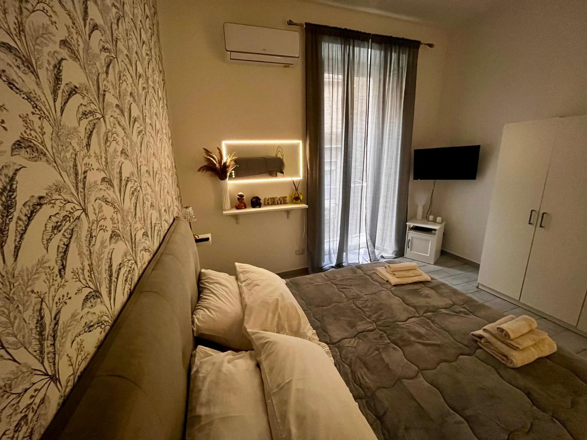 Napoli Verace - Centro Storico Spaccanapoli Apartment Luaran gambar